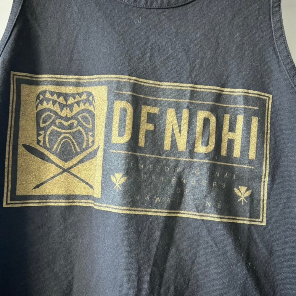 Defend Hawaii Tank Top Mens Small Black Gold Graphic Tiki Mask DFNDHI Sleeveless - Picture 5 of 7